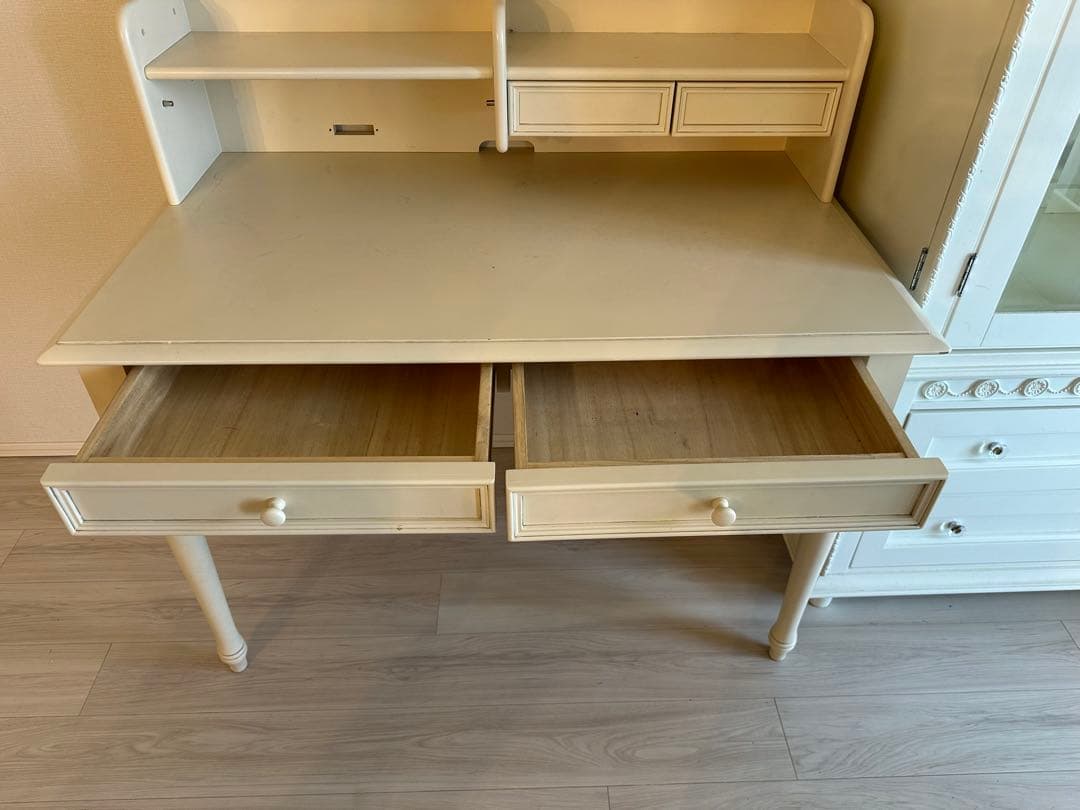 ローラアシュレイ　学習机