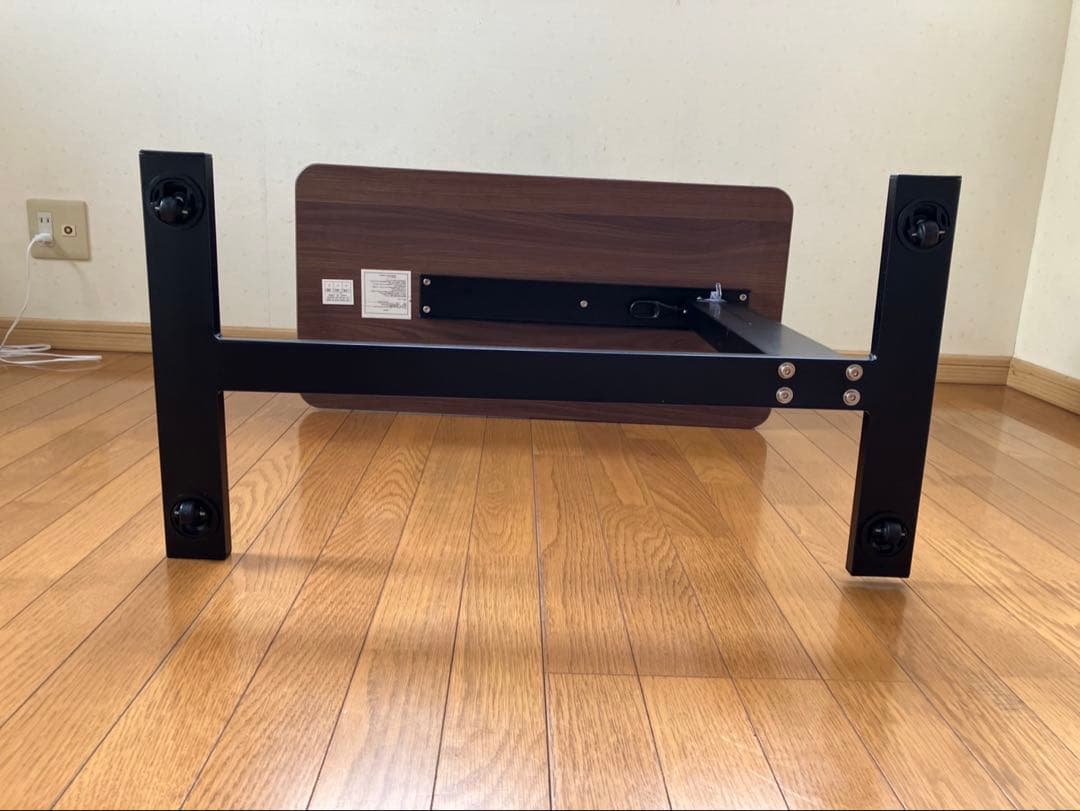 ニトリ　テーブル　長方形　デスク　仕事　キャスターあり