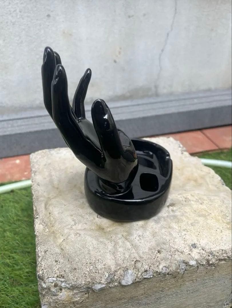 ハンドモチーフ　オブジェ　灰皿　小物入れ　陶器　スペースエイジ置物アート　モダン