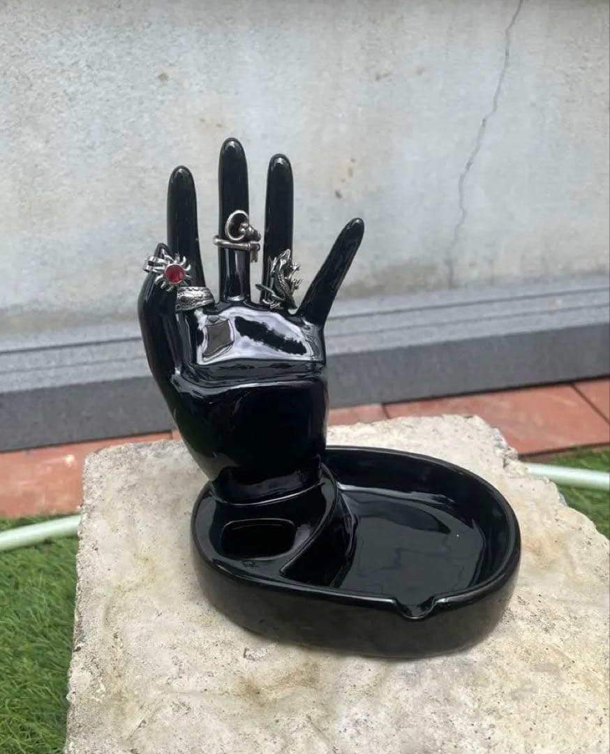 ハンドモチーフ　オブジェ　灰皿　小物入れ　陶器　スペースエイジ置物アート　モダン