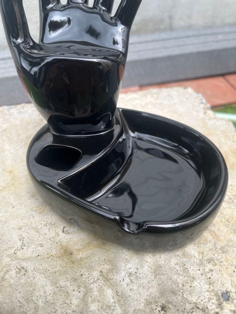 ハンドモチーフ　オブジェ　灰皿　小物入れ　陶器　スペースエイジ置物アート　モダン