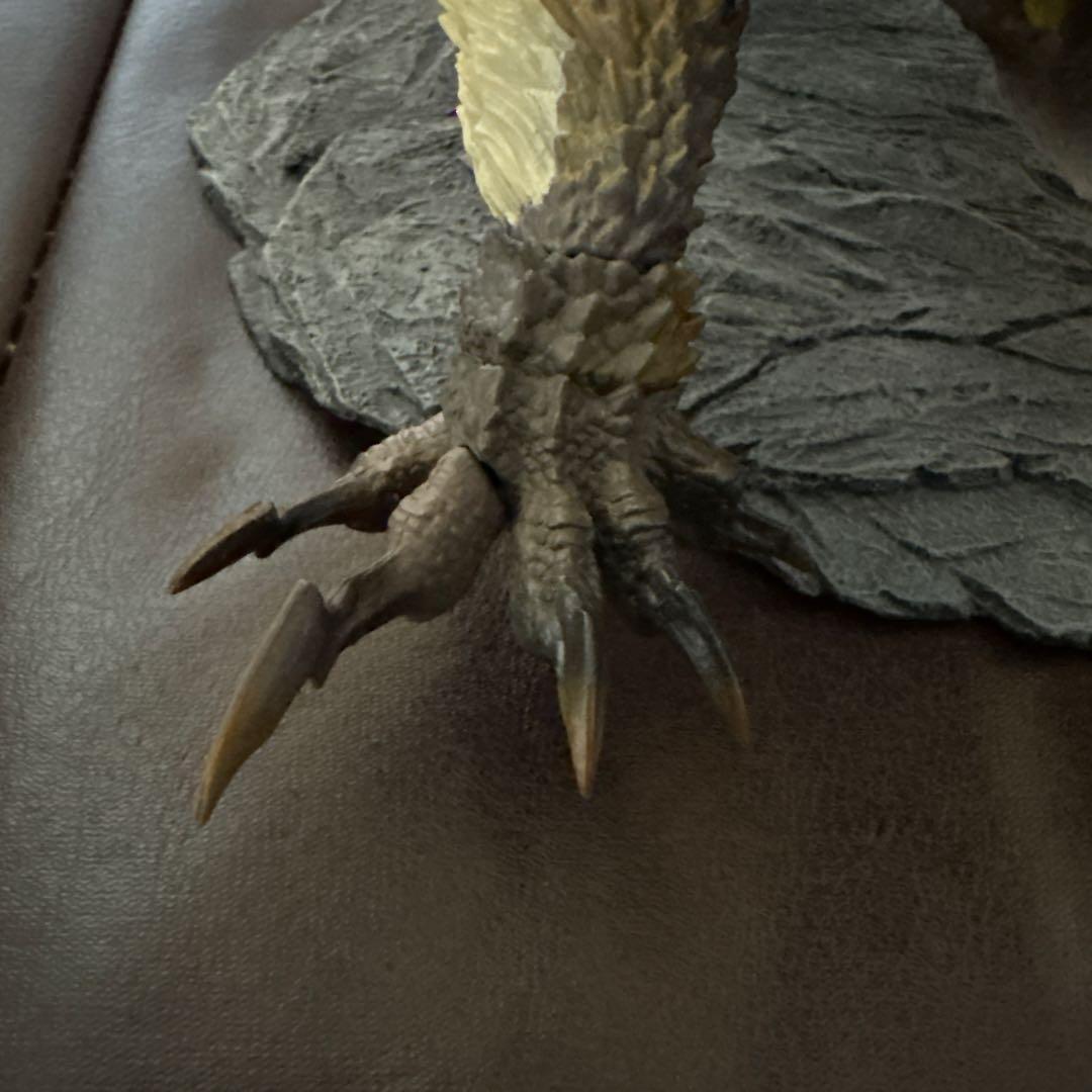 ネ*ル様 ジンオウガ フィギュア S.H.MonsterArts Zinogre