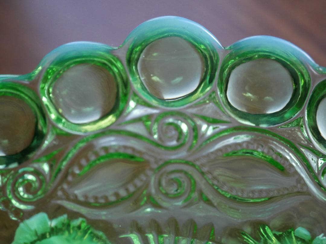 極小剥がれ有り・モッサーグラス グリーンオパールセント 脚付きディッシュ