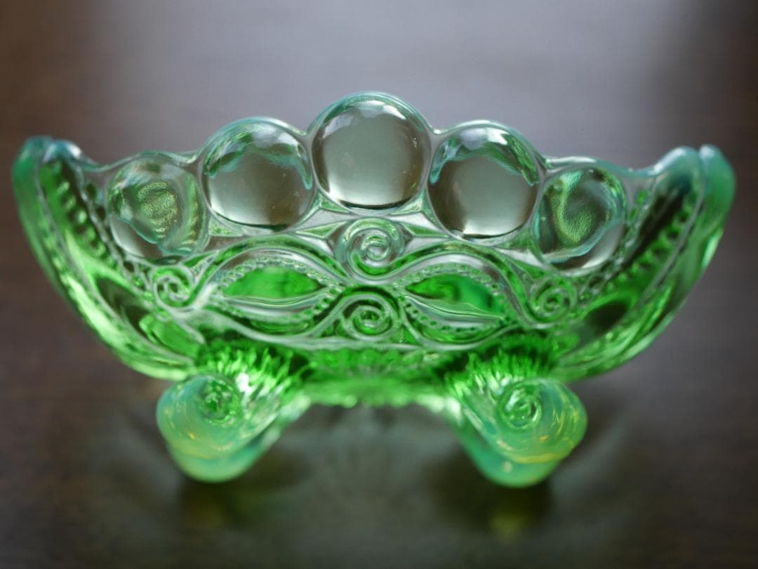 極小剥がれ有り・モッサーグラス グリーンオパールセント 脚付きディッシュ