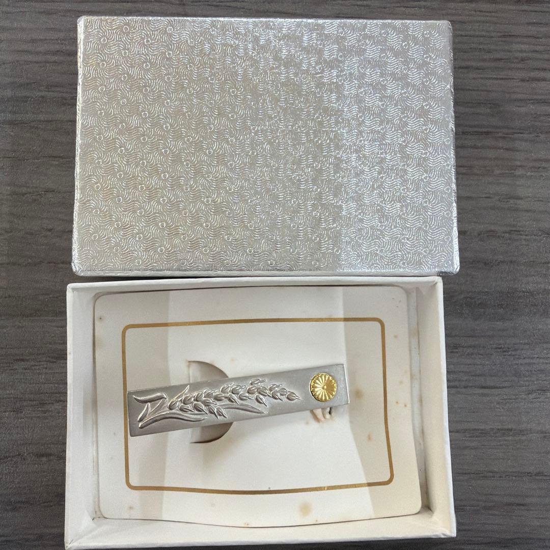 明治神宮 銀色の葉彫刻ネクタイピン - メルカリ