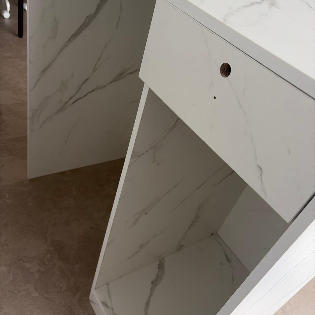 ホワイト大理石模様カウンターテーブル