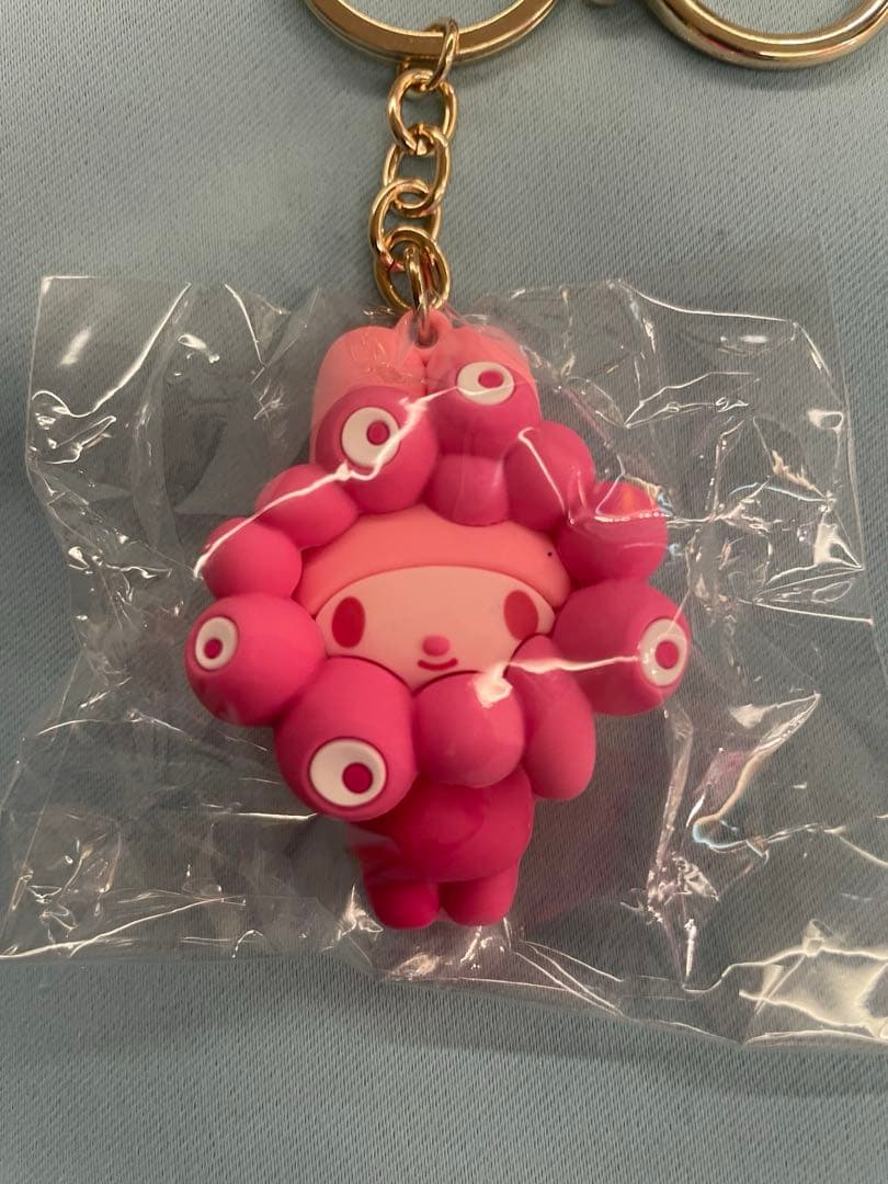 ミャクミャク 推しカラー マイメロ ピンクキーホルダー 公式 - メルカリ