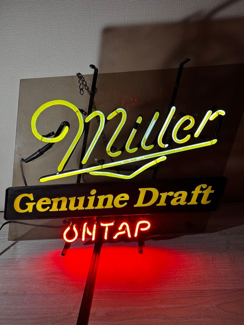 ミラー・ジェニュインドラフトのネオン管