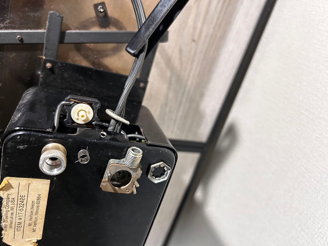 ミラー・ジェニュインドラフトのネオン管