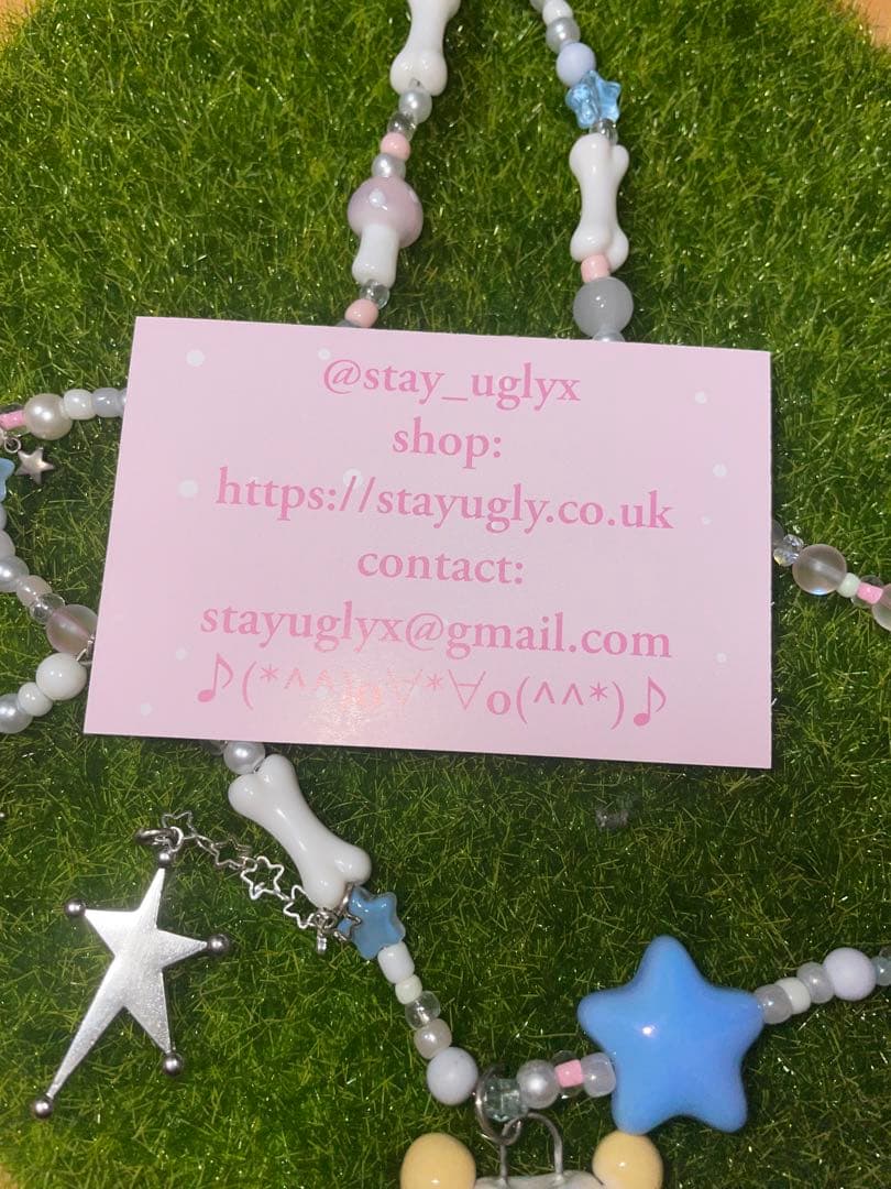 カラフルビーズと星型チャームのネックレス