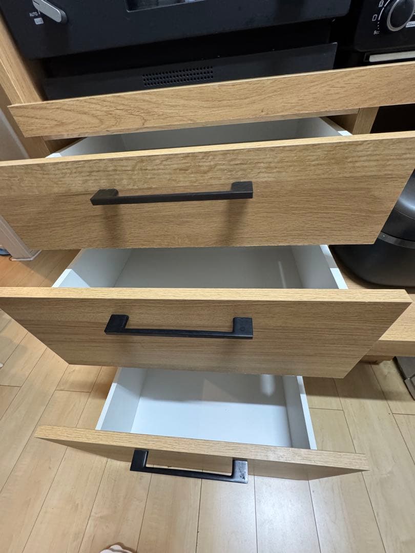 引取限定の方のみ7000円！収納キャビネット ガラス扉付き〔発送費込みです）