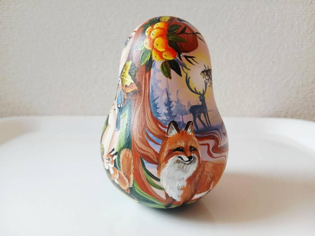 スベトラーナ　森の中の少女とフクロウ