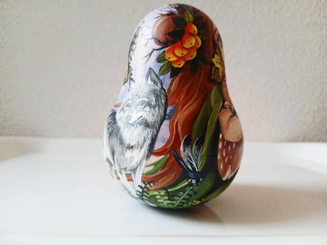 スベトラーナ　森の中の少女とフクロウ