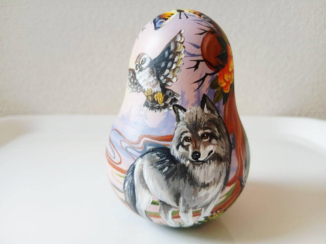 スベトラーナ　森の中の少女とフクロウ