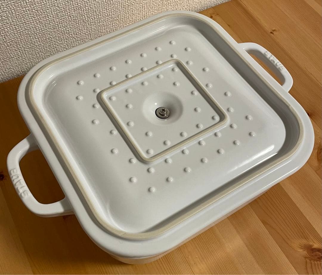 STAUBセラミック スクエア蓋付き　グラタン　キャセロール