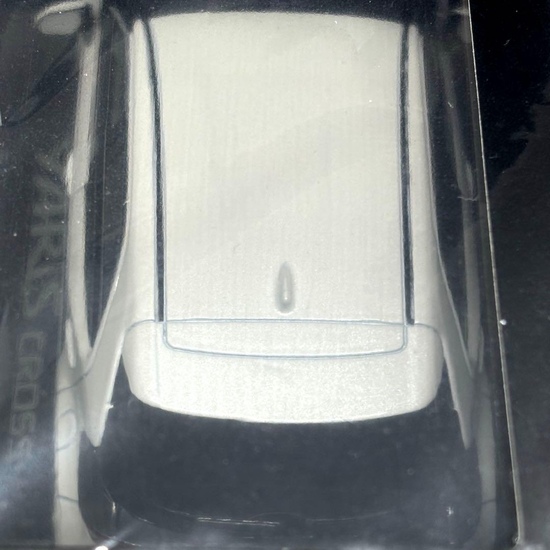 新品未開封】ヤリスクロス カラーサンプル プラチナホワイトパール