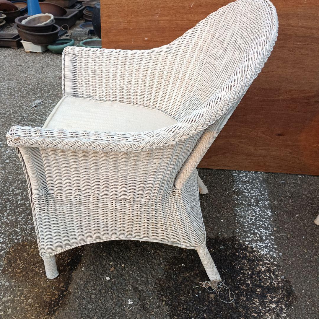 3630）ホワイトラタンアームチェアとテーブルセット　籐家具　手渡し希