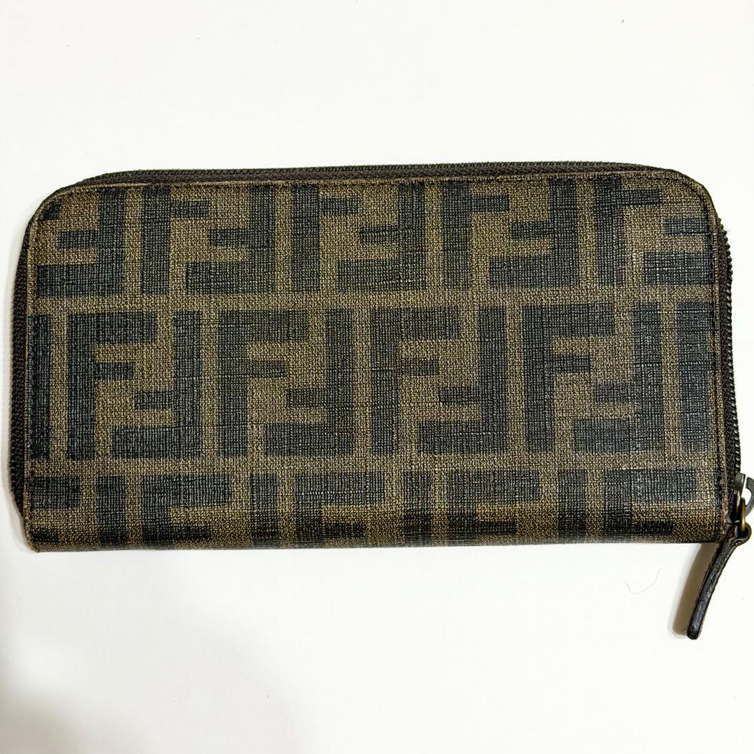 FENDI ズッカ柄 ラウンドファスナー 長財布 - メルカリ