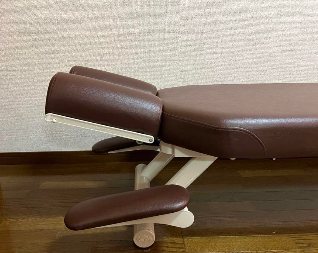 高田ベッド 整体 カイロ エステ マッサージ 施術 ベッド サロン