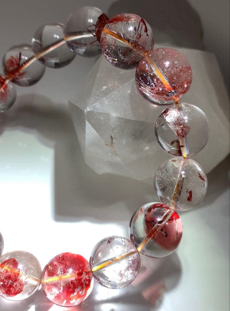 澄んだエネルギーが流れる❣️《高品質》　レッドオーロラクォーツ　ブレスレット