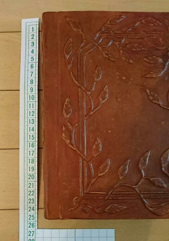 匿名配送、おまとめ購入、ロンドンのリバティで購入したブック型のアクセサリー入れ。