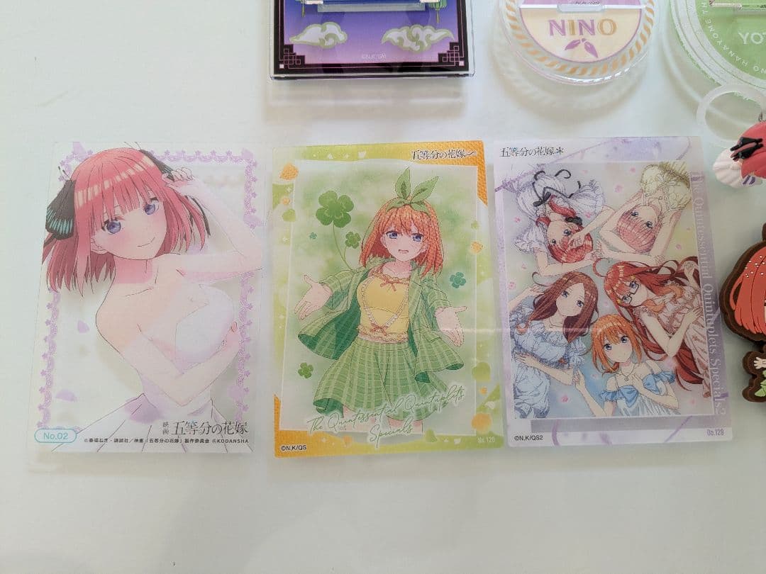 五等分の花嫁 四葉・二乃アクリルスタンドカード缶バッチキーホルダー