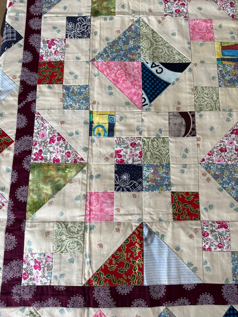 カラフルなパターンの大判キルト