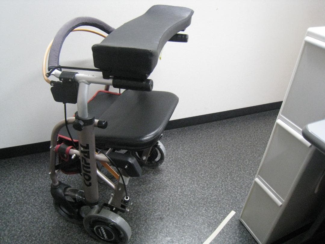 【送料無料】ナブテスコ 前腕支持型歩行車 REHAMO コンパル抑速ブレーキ