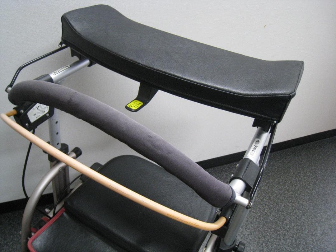 【送料無料】ナブテスコ 前腕支持型歩行車 REHAMO コンパル抑速ブレーキ