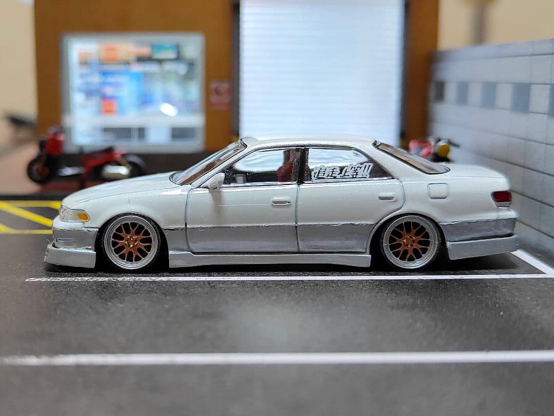 トミカ改造 トヨタ マークII 純正エアロ ツートン 白銀 深リムホット
