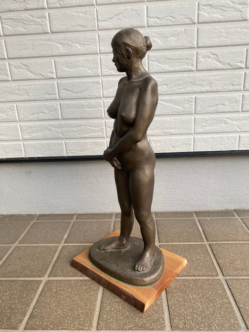 ブロンズ風ヌード像 樹脂製で軽量 木製ベース付き 約45cm ハンドメイド 彫刻
