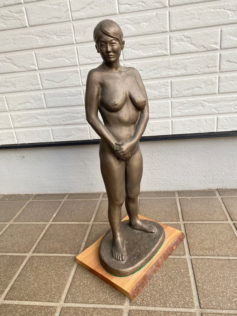 ブロンズ風ヌード像 樹脂製で軽量 木製ベース付き 約45cm ハンドメイド 彫刻