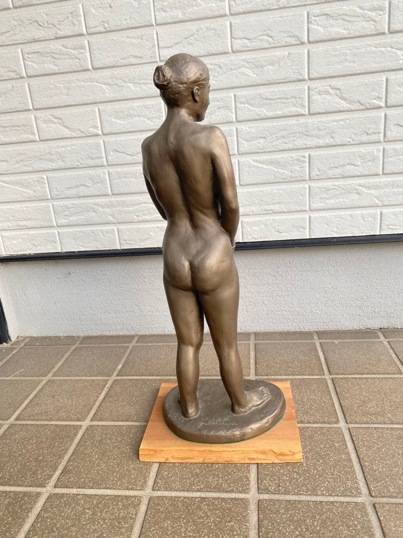 ブロンズ風ヌード像 樹脂製で軽量 木製ベース付き 約45cm ハンドメイド 彫刻