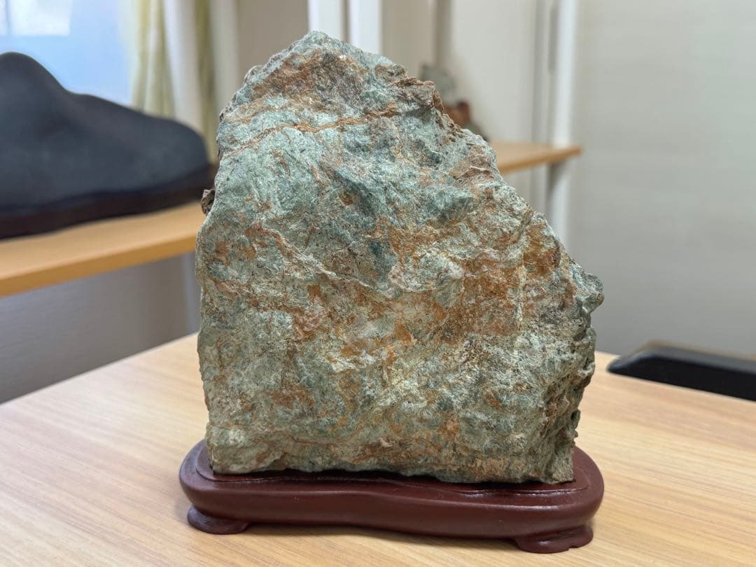 長崎翡翠 ヒスイ 水石 鑑賞石 自然石 木製台座付き