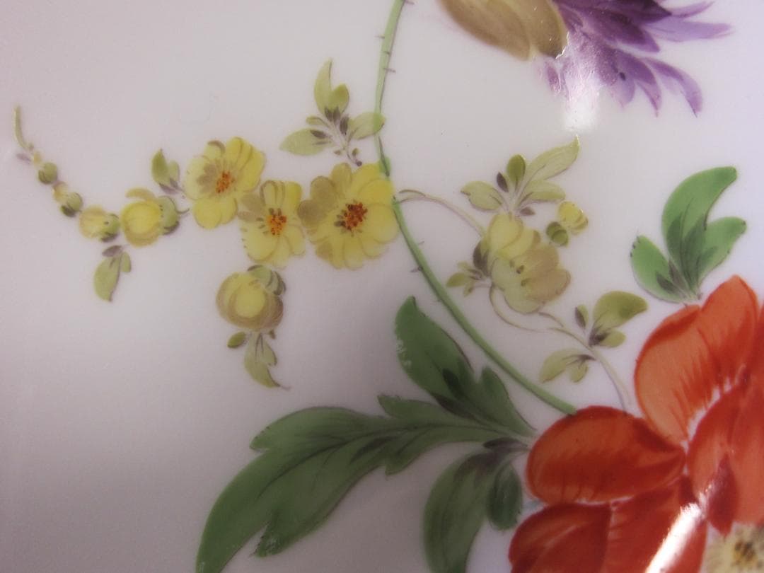 新品・未使用、一級品　マイセン三つ花（けし）　25.5Φcmディナー皿