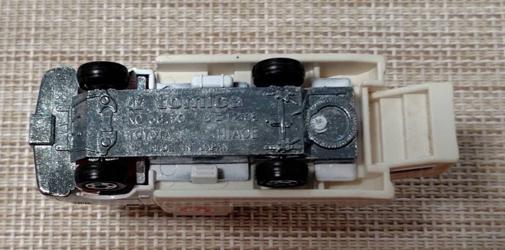 トミカ黒箱98-1 日本航空タラップカー 日本製 当時物-純正割引品