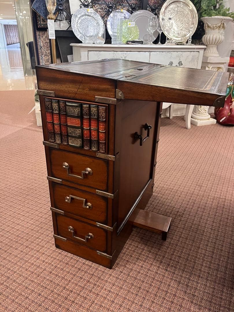 ビクトリアン　4引チェスト