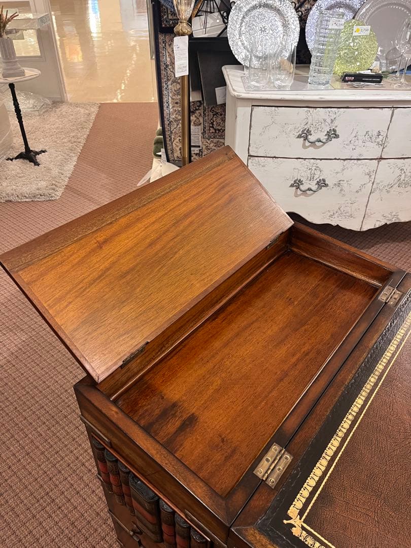 ビクトリアン　4引チェスト