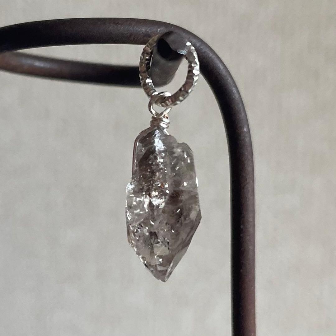 283 天然石　水晶原石　原石　石油入水晶　ネックレス　チャーム