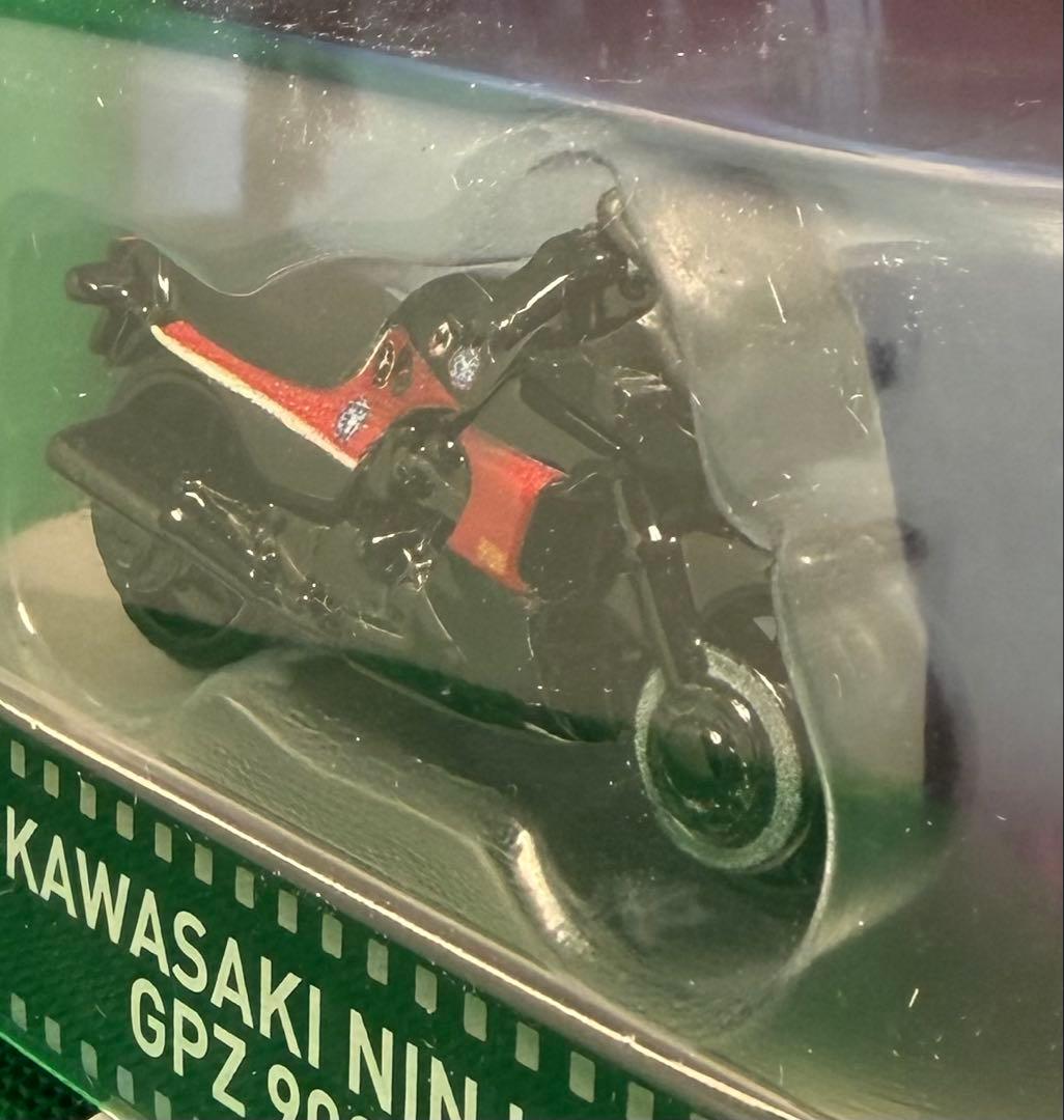ホットウィール　カワサキニンジャGPZ900R トップガン