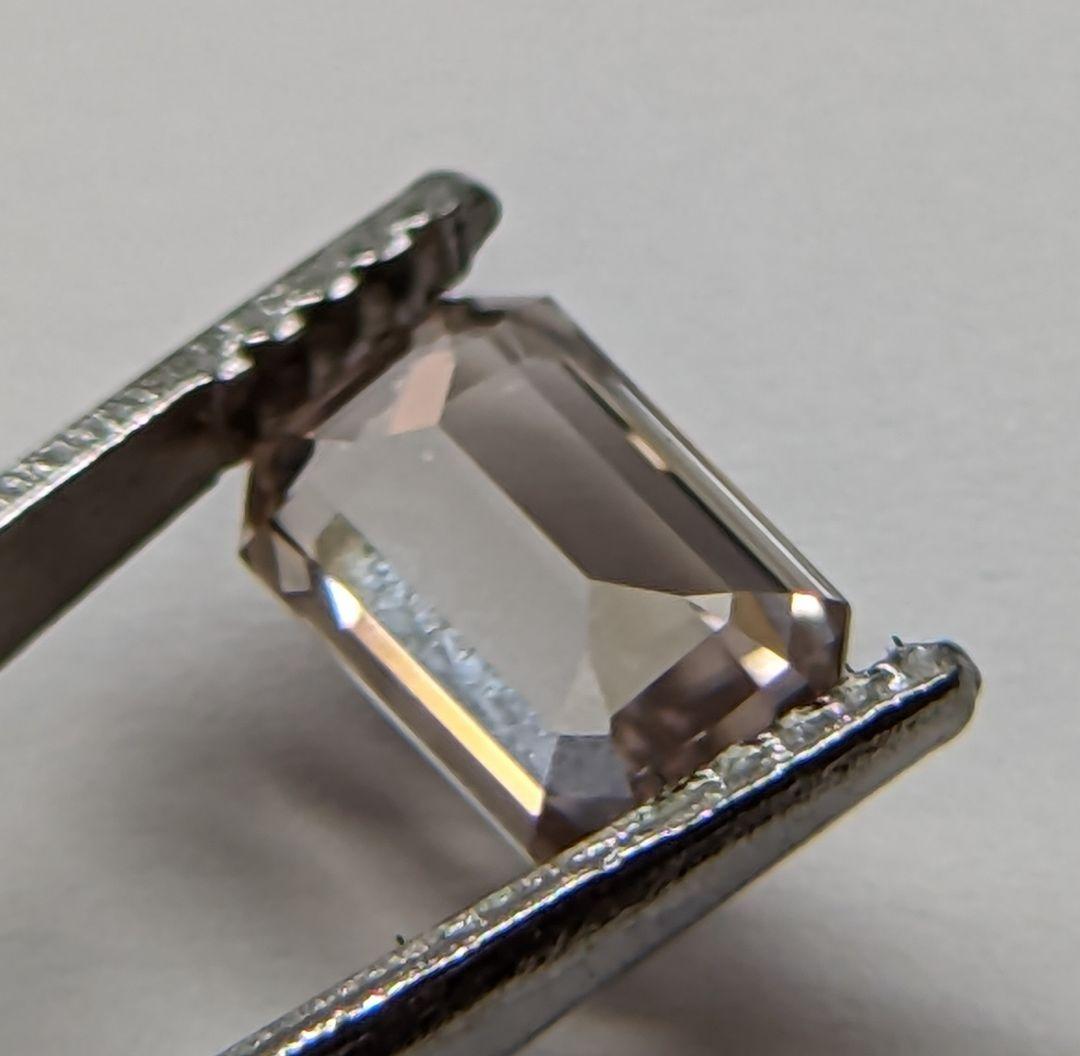 産 ハーツレンジ ジルコン 2.6ct 淡いスモーキー・ラベンダー色 天然