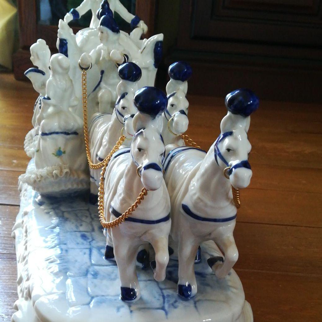 馬車　陶器製　置き物　貴婦人　置物　飾り物