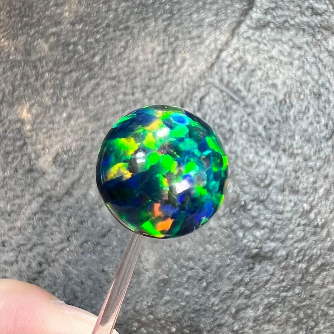 強いファイヤーが輝く！　ブラックオパール　ビーズ　粒売り　3