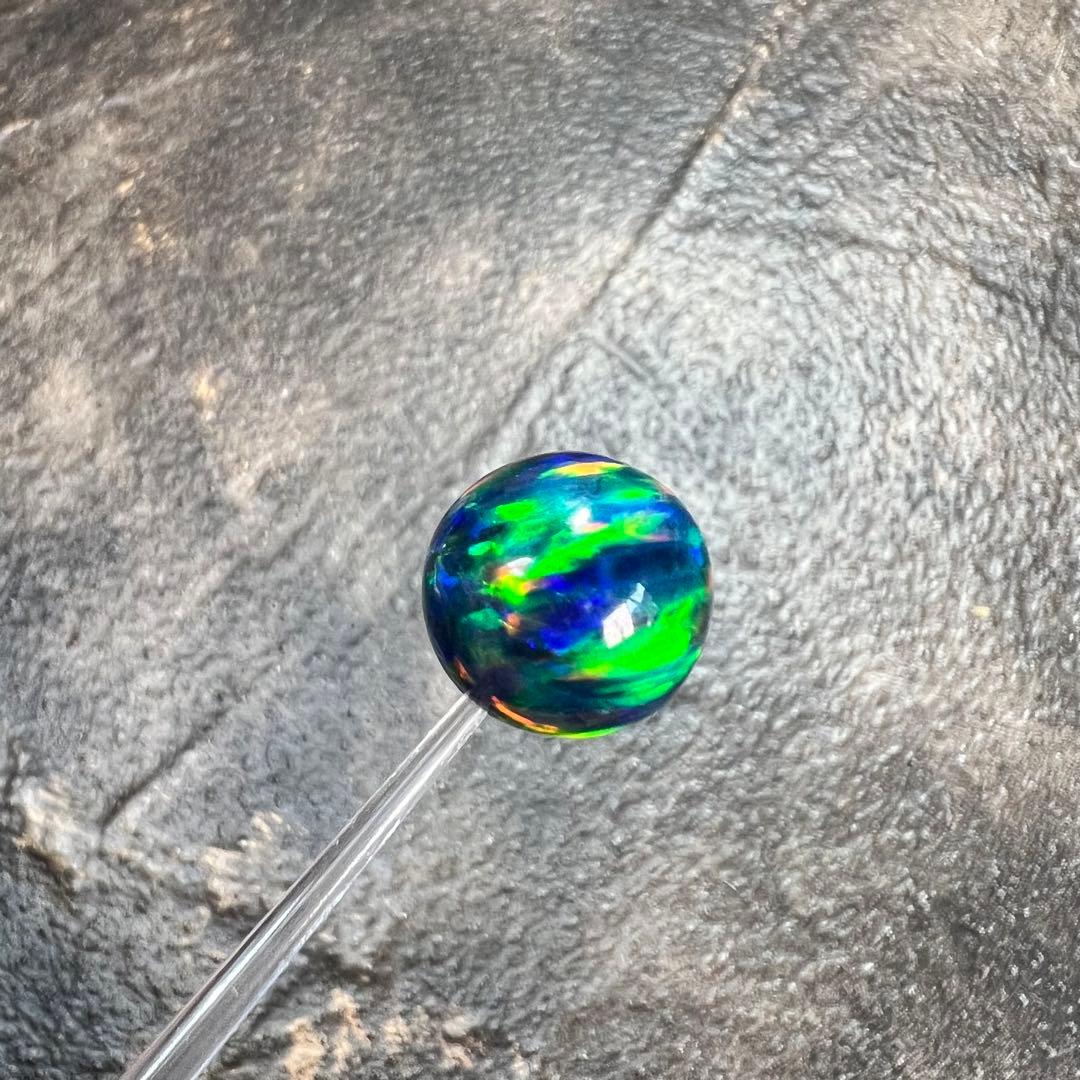 強いファイヤーが輝く！　ブラックオパール　ビーズ　粒売り　3