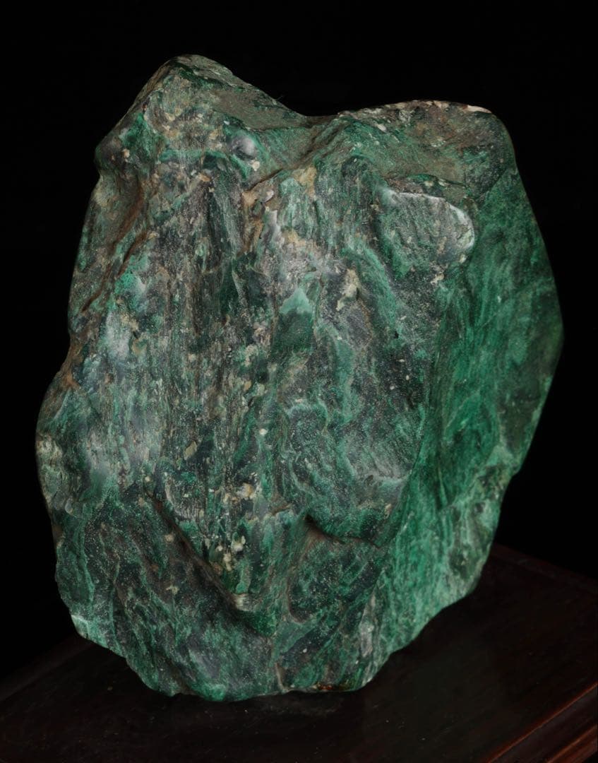 孔雀石 天然マラカイト 台座付 1.3kg 原石 鑑賞石自然石 パワーストーン