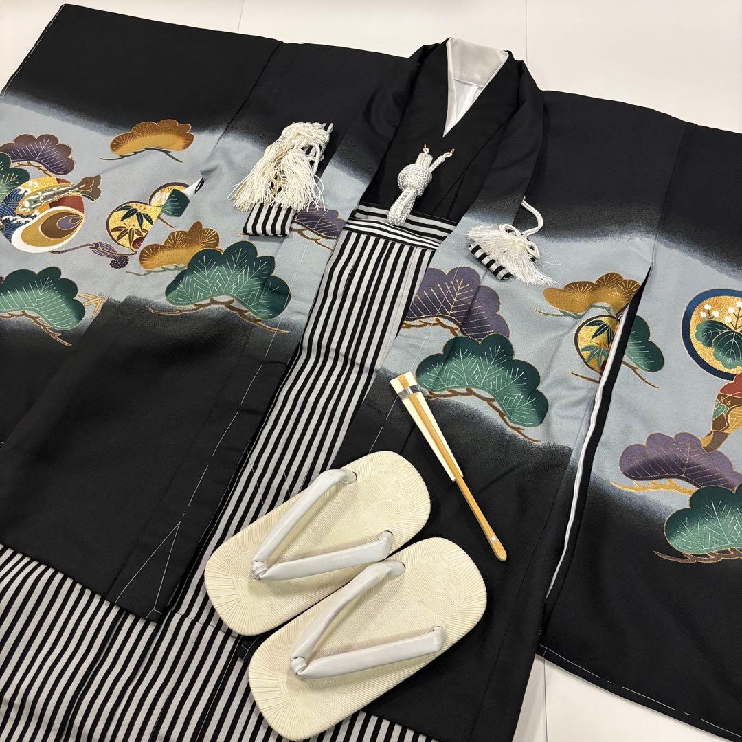 SALE　七五三　5歳男の子袴セット　黒系　キラキラ家紋　鷹　打ち出の小槌　新品