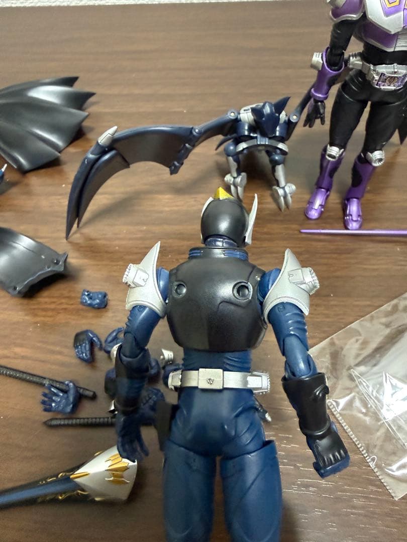 S.H.Figuarts 仮面ライダー王蛇&ナイト 2種セット