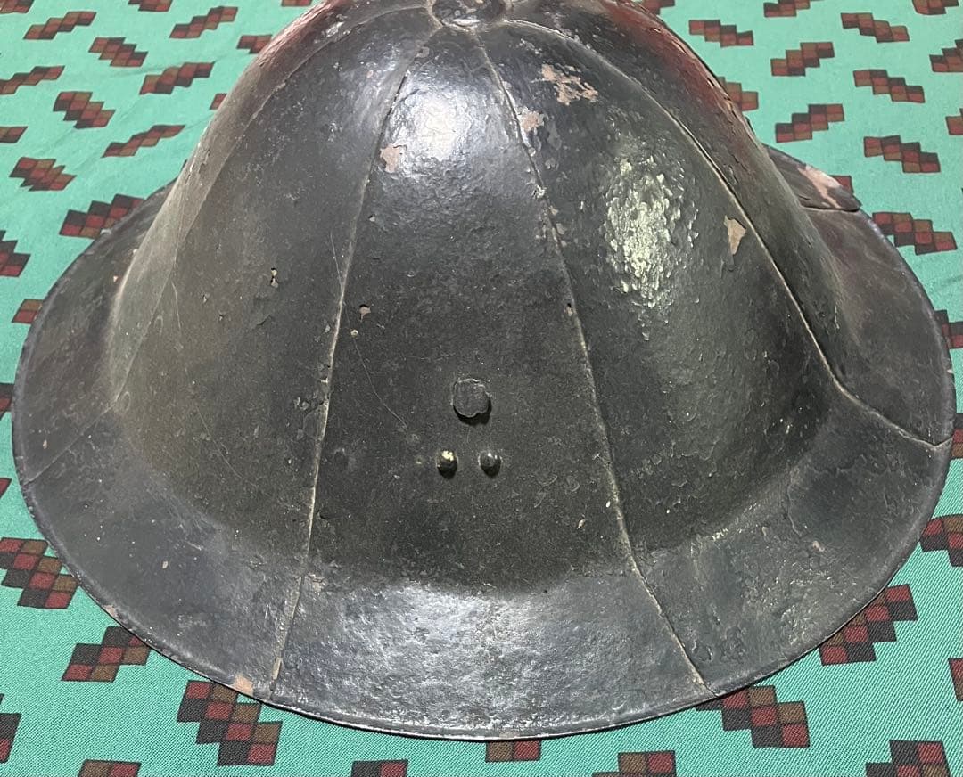 旧家蔵出し品　古い陣笠　引き両紋　参勤交代　武具甲冑　貴重な資料