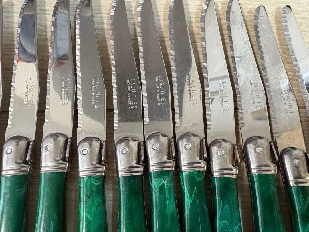 希少ラギオール　LAGUIOLE みどりハンドル波刃ナイフ18本！フォーク7本