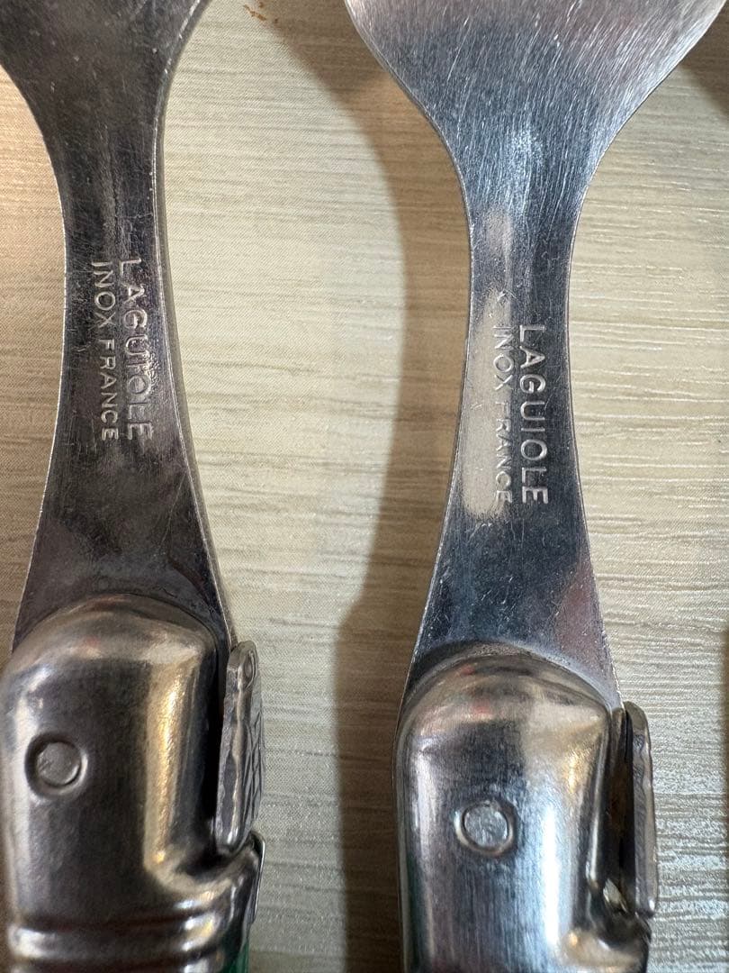 希少ラギオール　LAGUIOLE みどりハンドル波刃ナイフ18本！フォーク7本